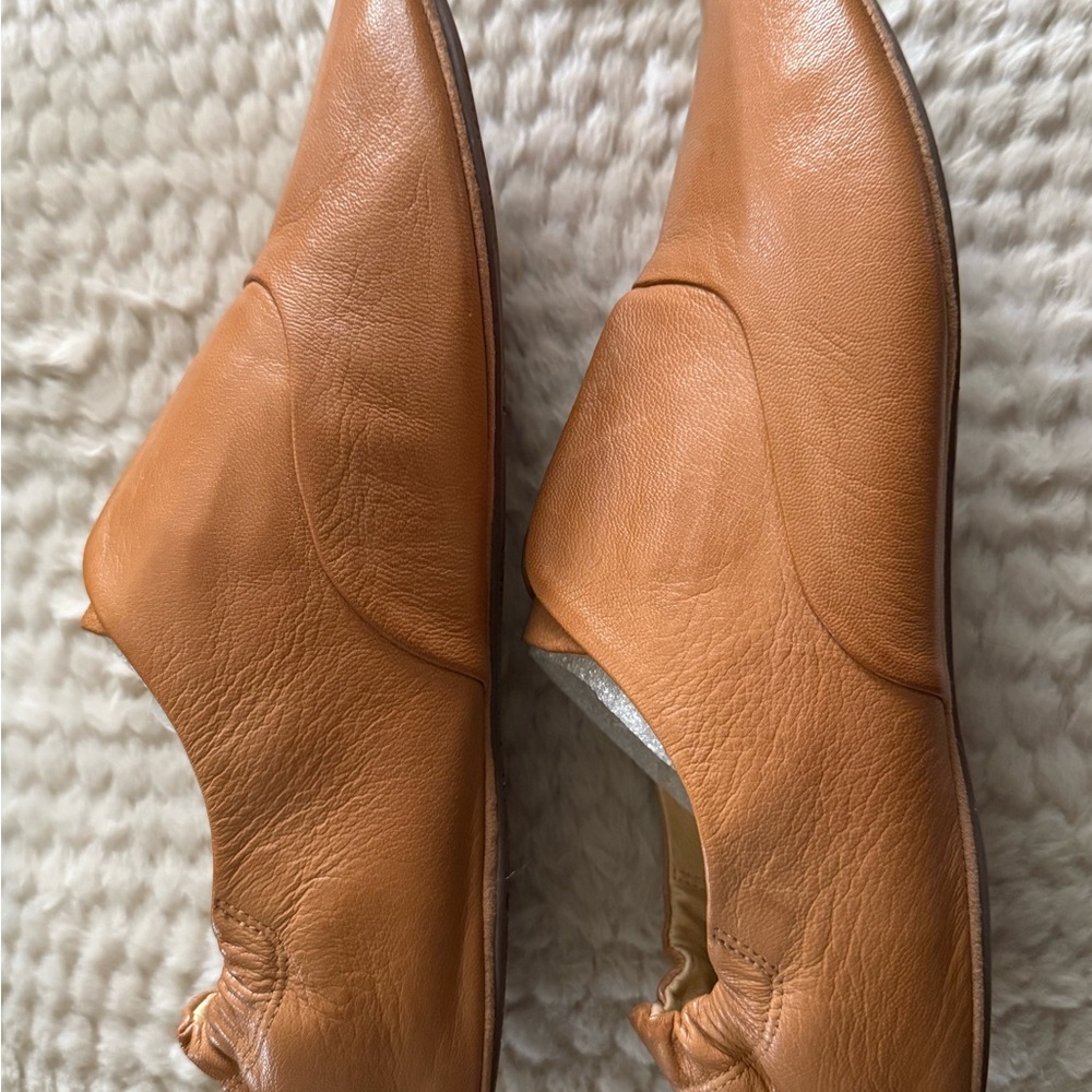 Chocolat Blu Women’s Leather Slip-On Shoes Size 9.5 NWT - Picture 3 of 7